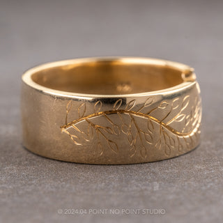 Engraved Ellipse Wedding Ring, Single Diamond, 8mm Polished