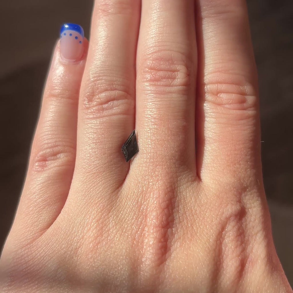 .89ct Kite loose Sapphire Stone, Point No Point Studio. Conflict free.