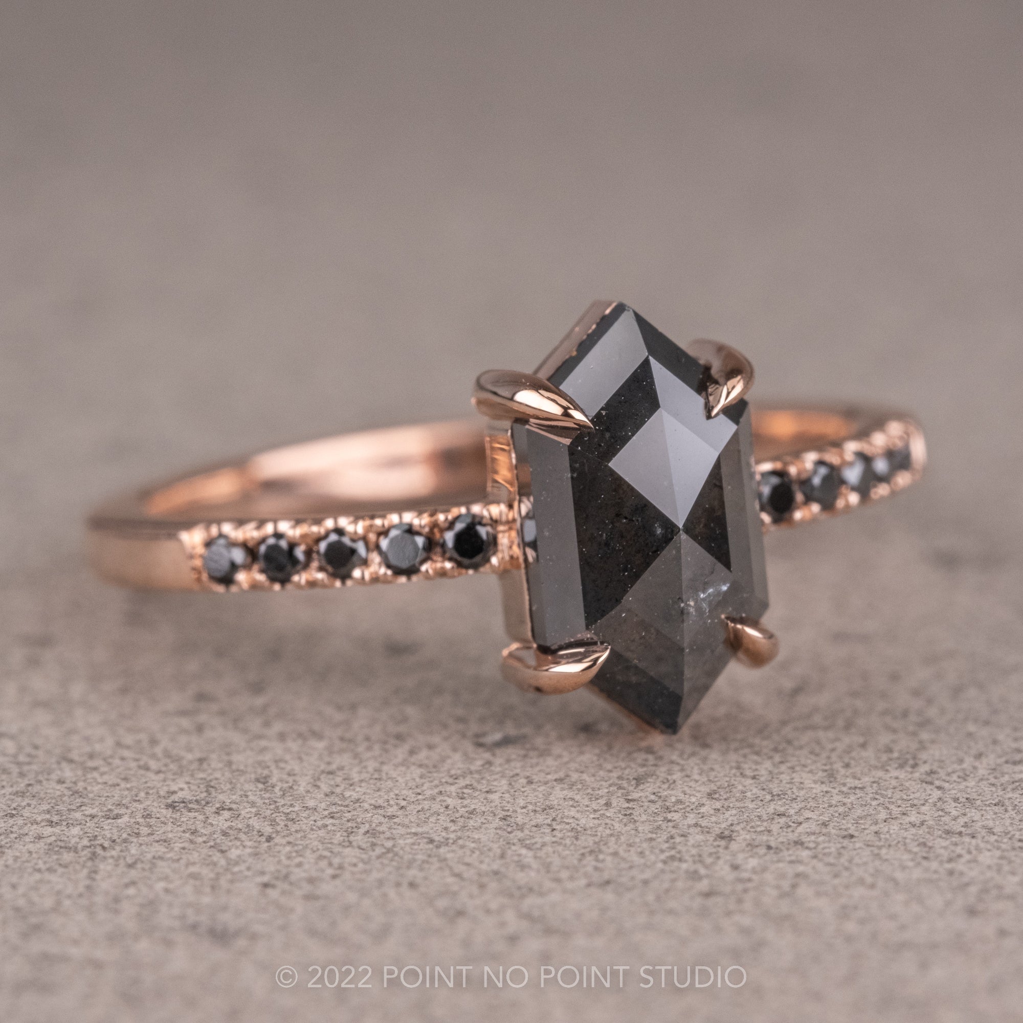 Carbonato | Black gold ring, Black diamond ring, Black diamond ring  engagement