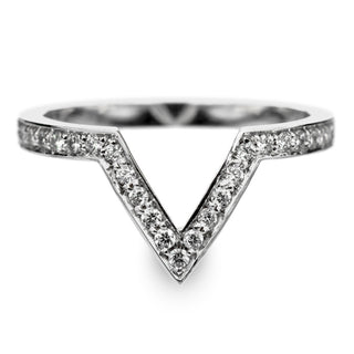 Elegant Bead Set Diamond Victoria in 14k White Gold, focusing on the diamond cut and clarity