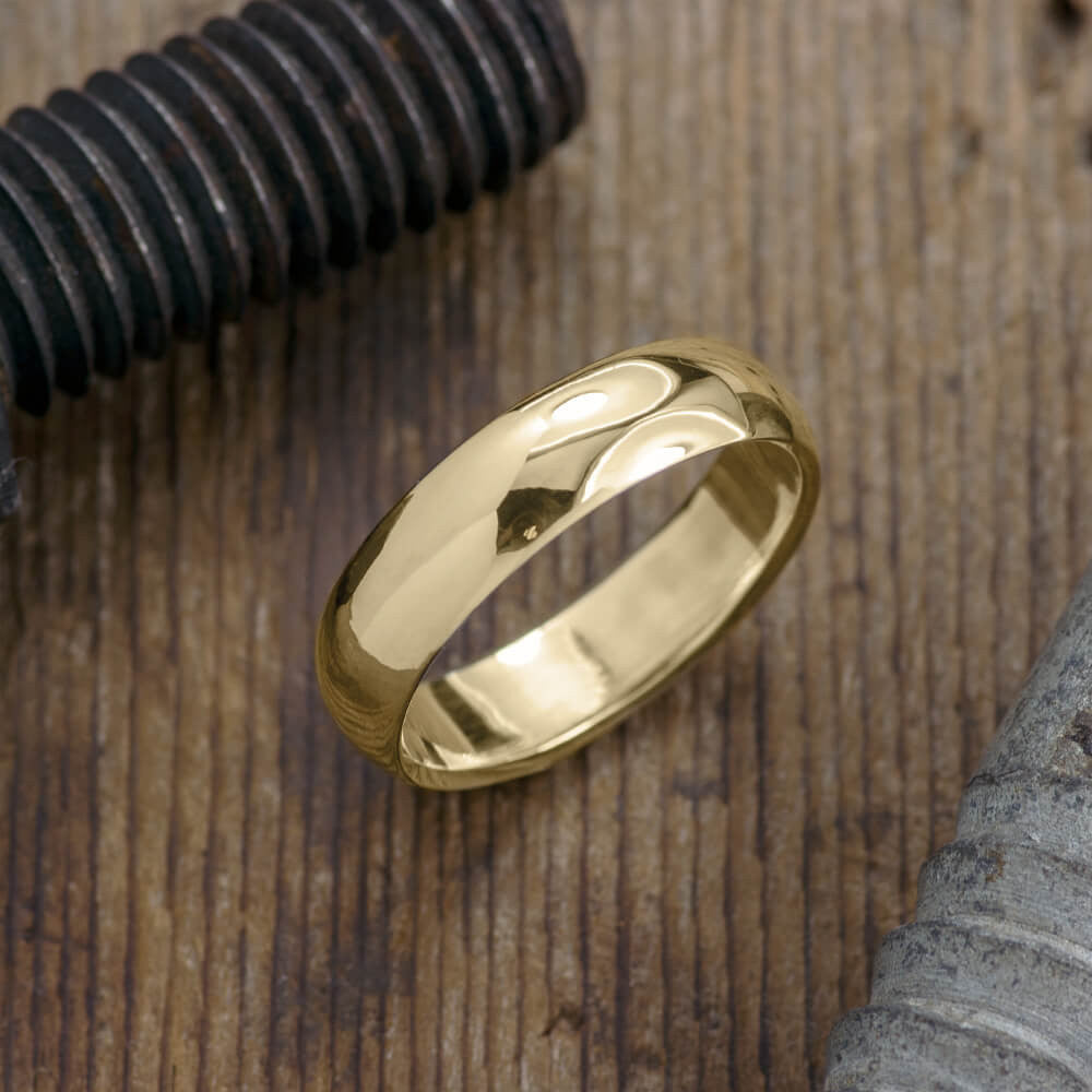 Men's Wedding Band Made of 14k Gold. Mens Wedding Ring. 