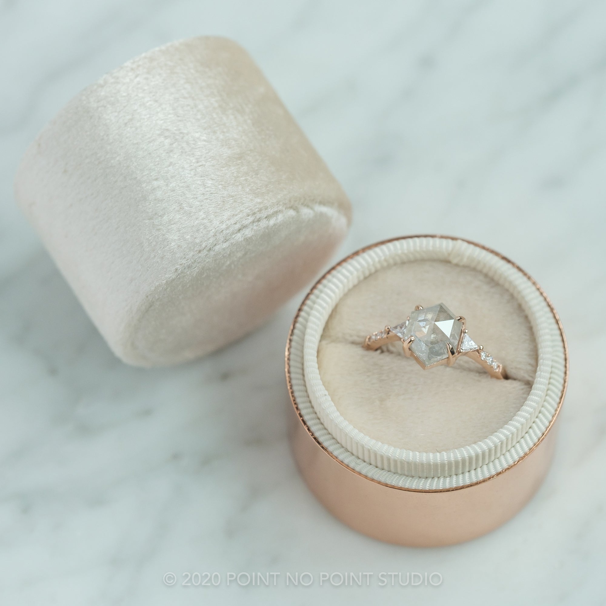 Ring Box Velvet wedding ring box | Honestweddingadvice.com
