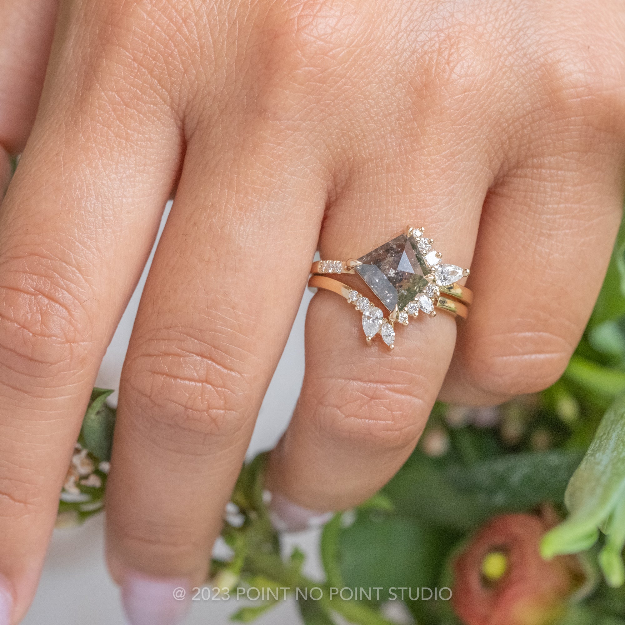 Asymmetrical wedding rings 60 photos - Astyledwedding.com